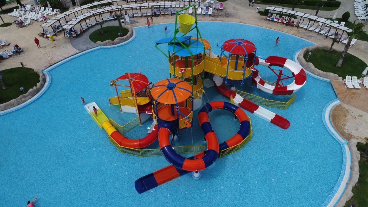 Aqua Nevis Hotel & Aqua Park Slantchev Briag Extérieur photo